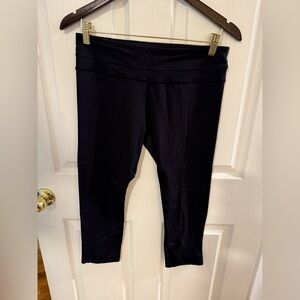 Lululemon Athletica run inspire crop size 8